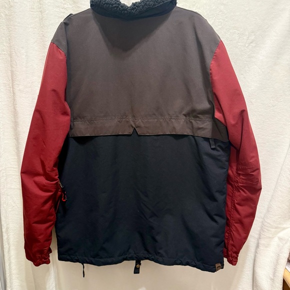 686 Parklan Anorak snowboarding jacket - Picture 8 of 13